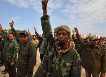 Les forces du CNT prêtes à prendre les derniers fiefs kadhafistes