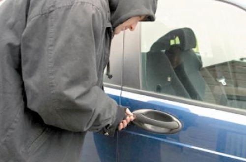 Les voitures de luxe volées partaient d&rsquo;Oran et Mascara,Des femmes chefs de réseaux