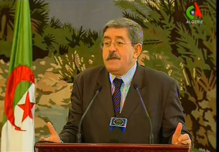 Ouyahia répond aux questions des journalistes 30/09/2011