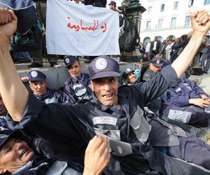 Selon un nouveau décret présidentiel, Grèves et manifestations interdites pour les gardes communaux
