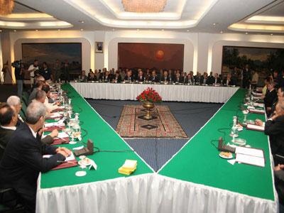 Tripartite : Dialogue concluant