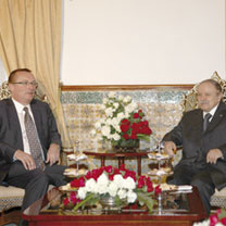 Algérie – Etats-Unis : Le Président Bouteflika reçoit le secrétaire d&rsquo;Etat adjoint américain pour la région MENA