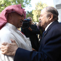 Algérie-: Le Président Bouteflika reçoit le patron de la société “Kuwait Projects Company”