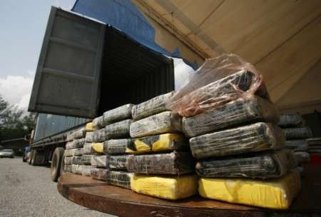 Découverte de 800 grammes de cocaïne à l&rsquo;aéroport d&rsquo;Alger,8 stewards, 2 policiers et le chanteur Réda Sika suspectés