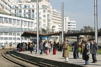 Des millions de voyageurs abandonnés sur les Quais,Le diktat des cheminots