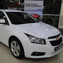 Disponible désormais en version 5 portes : La Cruze HB, une berline à l’esprit sportif