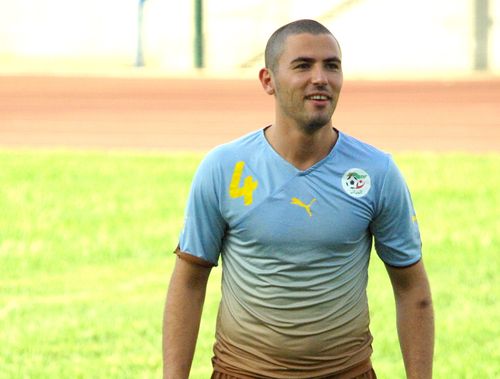 Le Nassr chute chez lui, Yahia capitaine