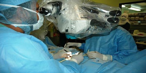 Les hospitalo-universitaires gèlent leur grève