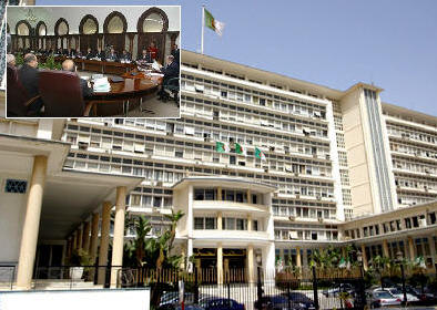 Santé, éducation, retraités, article 87 bis… Le gouvernement joue l’apaisement