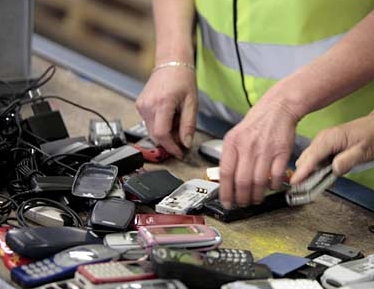 1 600 téléphones usagés envoyés du Maroc vers Alger ,Une femme escortait une marchandise de sept milliards