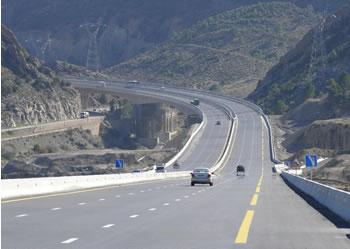 Autoroute Est-Ouest,Ça passe à Bouzegza