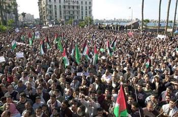 Egypte: alors que les élections d&rsquo;aujourd&rsquo;hui sont passées au second plan,L&rsquo;armée hausse le ton