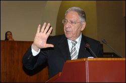 Gestion catastrophique du dossier du médicament,Ould Abbas au pied du mur