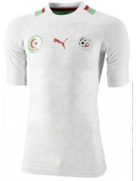 Il est conçu par une Algérienne,Un nouveau maillot pour les Verts en 2012