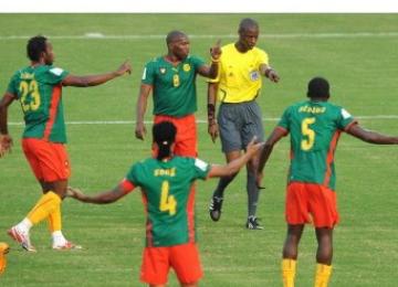 La rencontre Algérie – Cameroun annulée Pour 750 euros, le Cameroun se couvre de honte