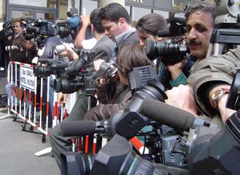 L&rsquo;avant-projet de loi sur l&rsquo;information,Les députés et Mehal croisent le fer