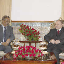 Le Président Bouteflika reçoit le ministre mauritanien des AE et de la Coopération