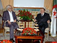 Le Président Bouteflika reçoit le président du mouvement tunisien Ennahda