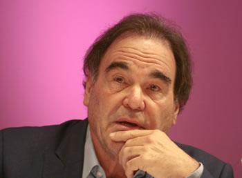 Oliver Stone aux cinéastes arabes «Faites des films sur vos révolutions»