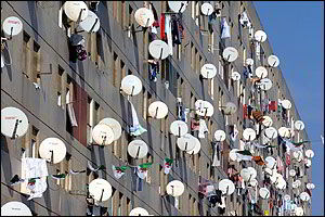 Télévision: Le tout numérique contre le «tout piraté»