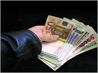 Tentative d&rsquo;infiltration des cambistes du square port said,25 400 faux euros saisis