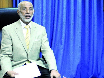 10 000 signatures contre Belkhadem