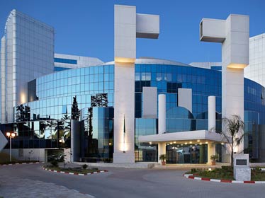 Algérie 2011 – 200 milliards de dollars de réserves, 46 milliards d’importations