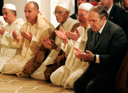 Algérie : Les islamistes se préparent à prendre le pouvoir avec la bénédiction de Bouteflika