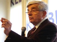 Chevènement appelle à faire bouger les lignes entre la France et l’Algérie