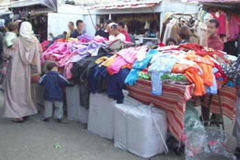 La friperie est une honte pour la dignité des consommateurs,Un commerce dans de sales draps