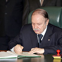 Le Président de la République, M. Abdelaziz Bouteflika, signe aujourd’hui la loi de Finances 2012