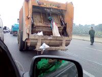 L’emblème national dans un camion poubelle !