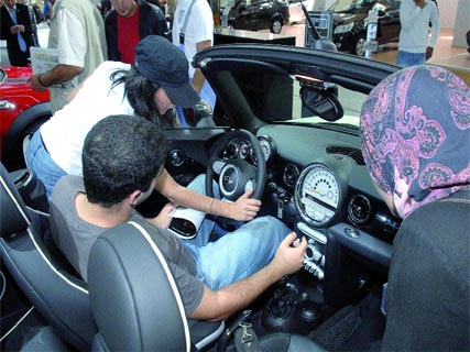 Leur comportement a fait exploser le marché de l’automobile Les Algériens accros aux véhicules neufs