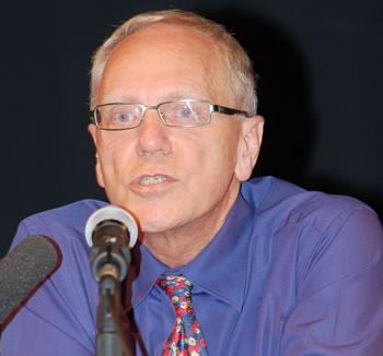 Michel Dejaegher, le Consul général de France« 73 mille visas accordés par le consulat d’Alger entre janvier et octobre 2011 »