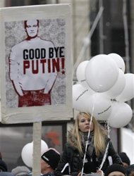 Poutine ne peut plus ignorer une contestation grandissante