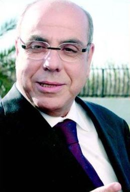 Raouraoua (président de la FAF) : « Un nouvel entraîneur en janvier 2012 pour les U20 »