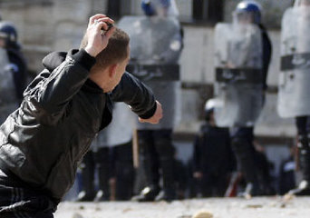 Rapport sur les pénuries d&rsquo;huile et de sucre,Les députés demandent un débat et interpellent le gouvernement