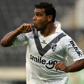 Soudani marque un but sous les yeux des émissaires de Chelsea