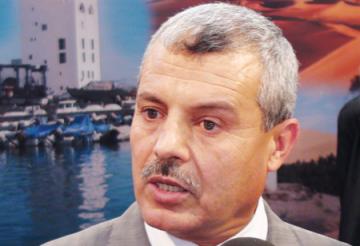 Un ministre du Tourisme dépassé, hors circuit