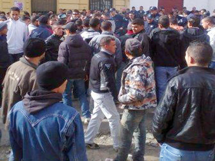 48 heures après les émeutes de Tiaret,Premières concessions des autorités locales