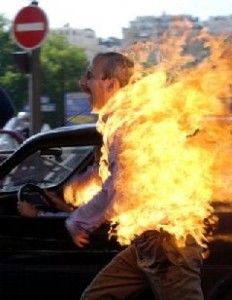 Algérie : Un chômeur s’immole par le feu à Saida