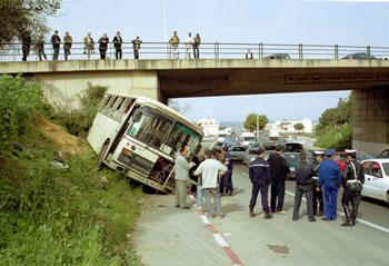 Chauffeurs trop jeunes et bus trop vieux,Nos routes continuent de tuer
