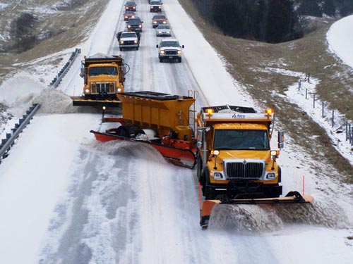 Des chutes de neige provoquent des fermetures de routes à Bouira