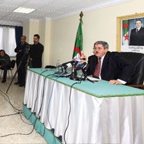 Elections législatives, Alliance présidentielle, réélection du Président… : Ouyahia à bâtons rompus