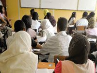 Elle a refusé son licenciement et son remplacement par une nouvelle recrue ,Des élèves pris en otage par leur ex-enseignante !