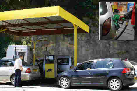 Les walis des villes frontalières rationnent l’essence,Quarante litres maximum par véhicule