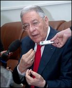 M. Ould Abbès s&rsquo;engage à doter l&rsquo;EHS « Ait Idir » d&rsquo;un scanner 128 barrettes