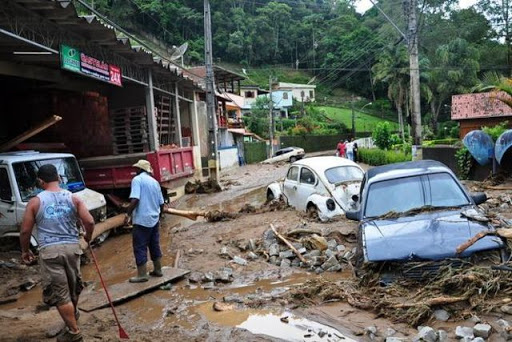 Sept morts et 9000 personnes évacuées en raison de fortes pluies