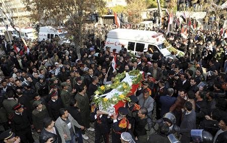 Syrie: des milliers de personnes aux funérailles des victimes de l&rsquo;attentat