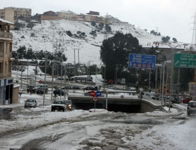 Alger sous de fortes chutes de neige ce matin, elles se poursuiveront pour 48 H